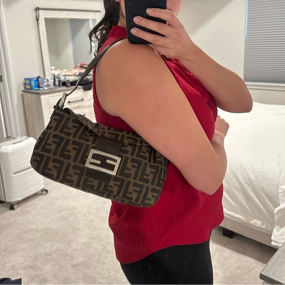 ✨SOLD ✨ FENDI Zucca Baguette Shoulder fold over Bag - Picture 11 of 13